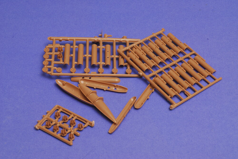 Revell 40 scale Skyraider 002.JPG