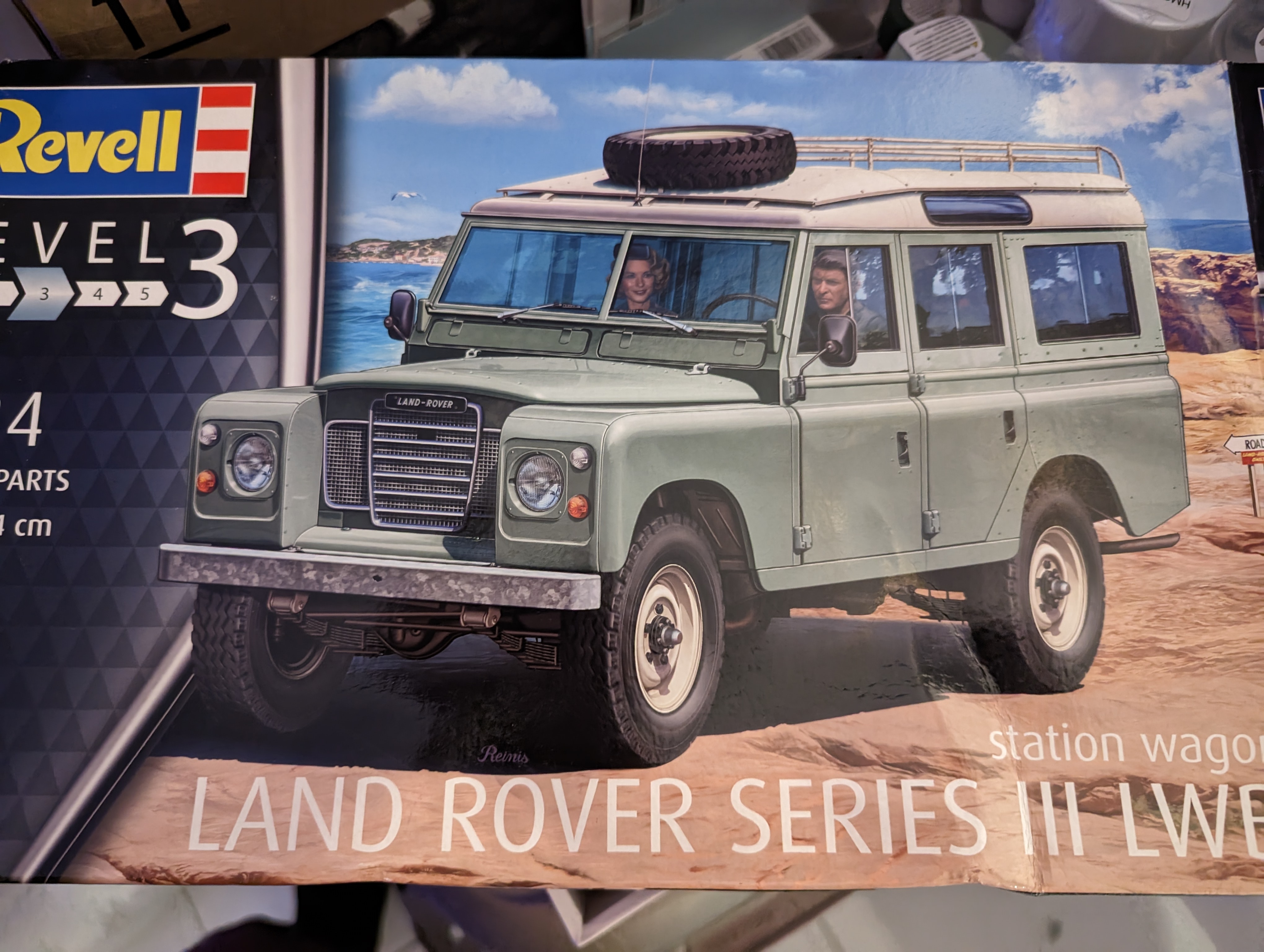 Revell Land Rover Series III LWB Model Kit Scale 1:24