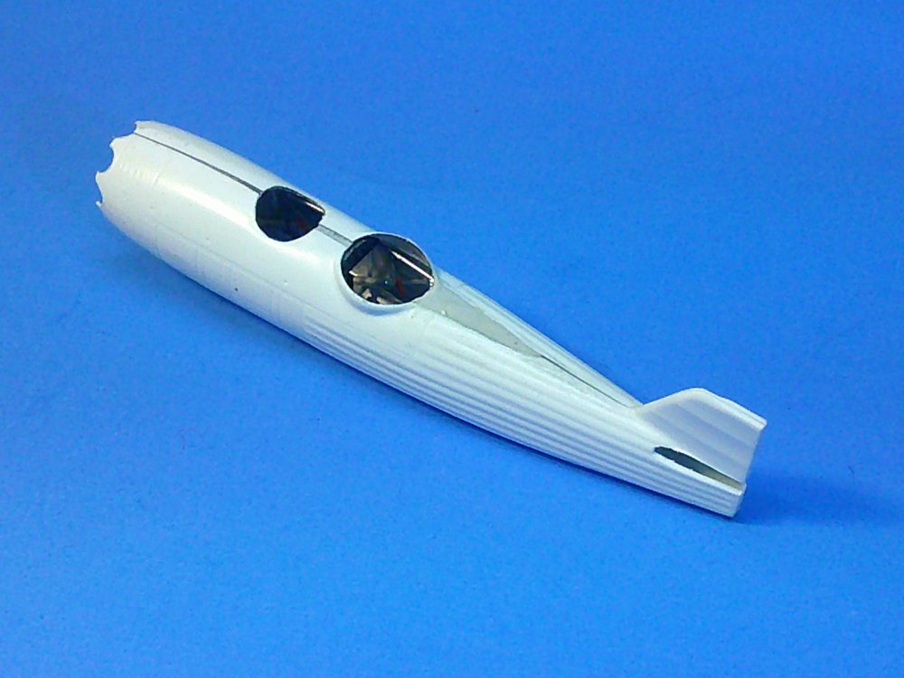 assembledfuselage.thumb.JPG.e4b15379e1a0395287bbeae39aa5def0.JPG